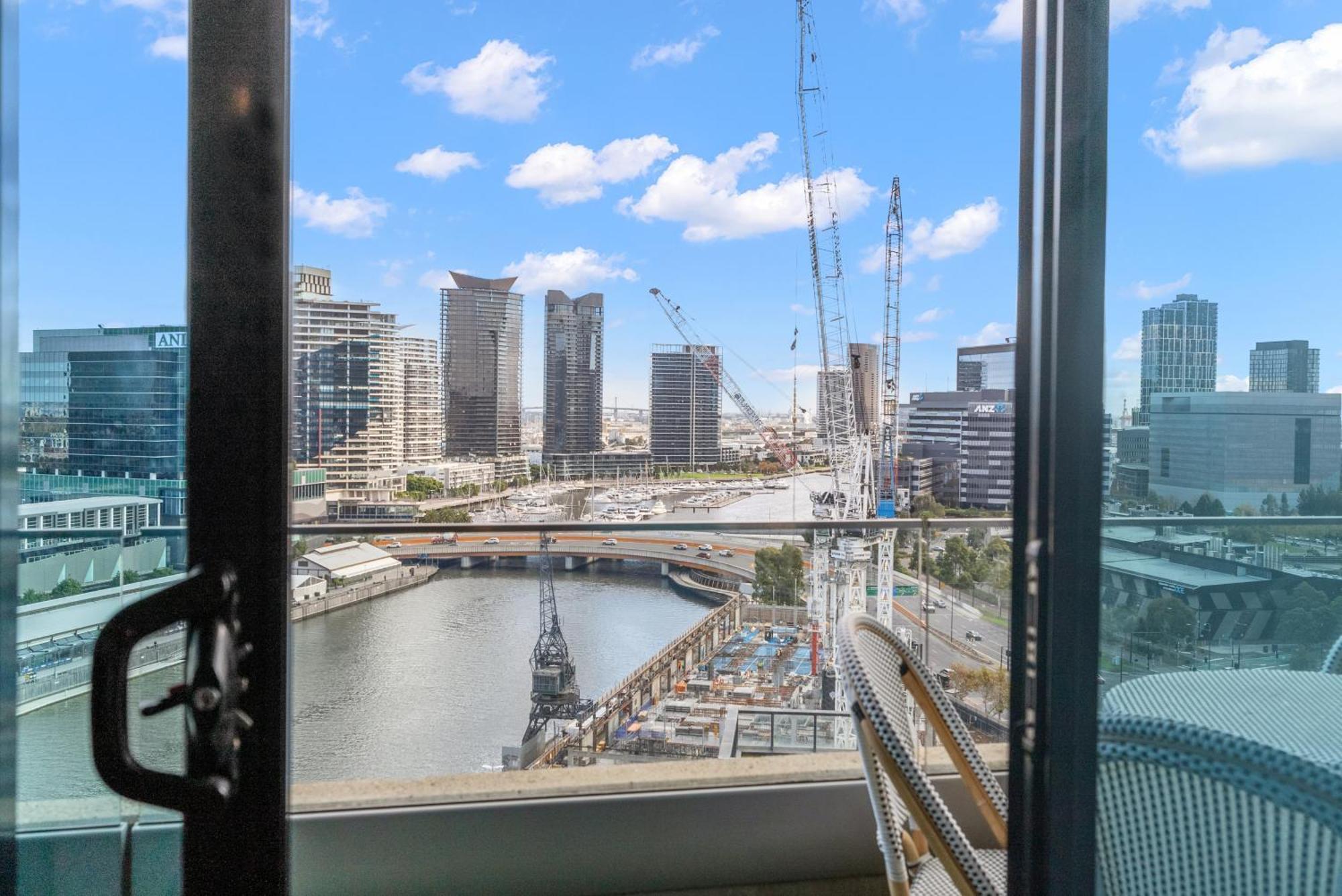 Resort Style Living Yarra Wharf Melbourne Exteriör bild