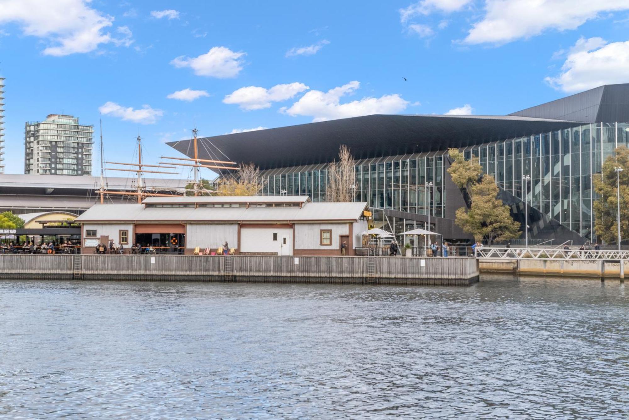 Resort Style Living Yarra Wharf Melbourne Exteriör bild